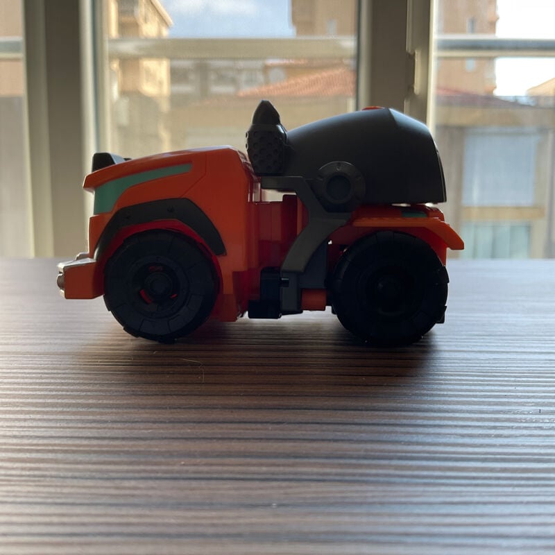 Transformers çimento arabası Autobot